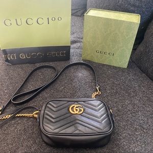 ‼️AUTHENTIC ✅ GG Marmont matelassé mini bag 🖤Black 🖤Pre-loved